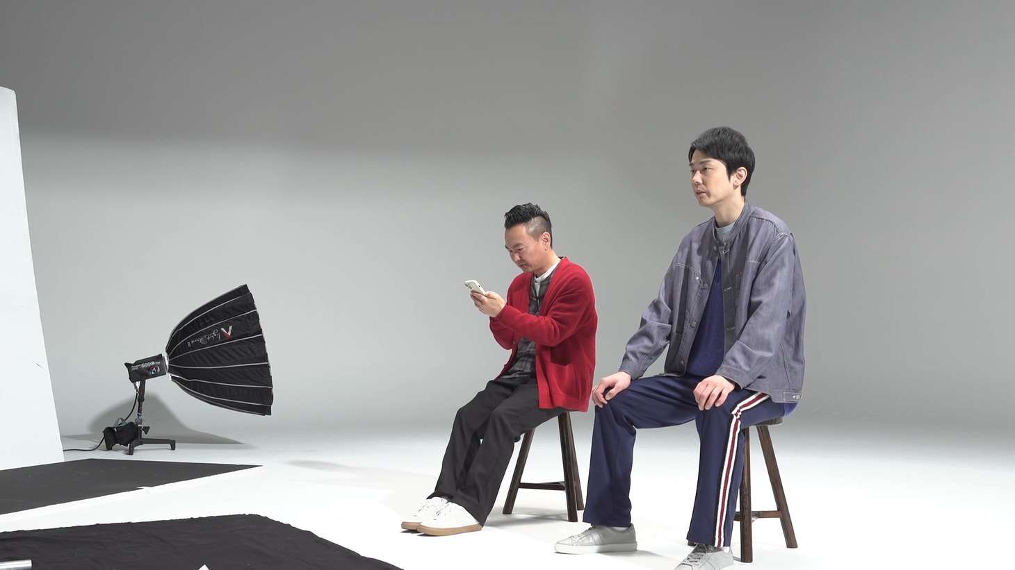 「ラストウォー：サバイバル」CM撮影中のかまいたち。
