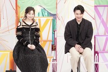 左から、桜田ひよりと平成ノブシコブシ吉村。(c)フジテレビ