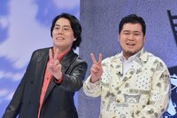 取材陣へ気を配る令和ロマン。