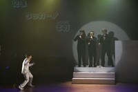 ゲスト出演者たちの登場をしっかり盛り上げる溜口。