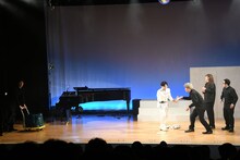 炙った小銭の匂いにつられて姿を現したザ・ギース尾関。