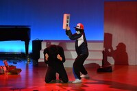 江里子を殺した犯人を尾関だと踏んだ美穂。敵討ちで尾関をブロックで殴る。