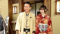 左から、かまいたち山内、山本舞香。(c)テレビ朝日