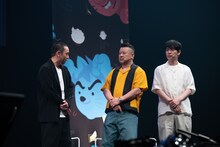 ユースケ、大吉、ノブの歌を見届ける（左から）大悟、ケンコバ、川島。