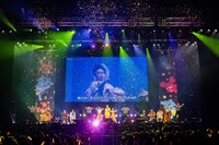 ユースケのパフォーマンスに華を添える津田梅子。