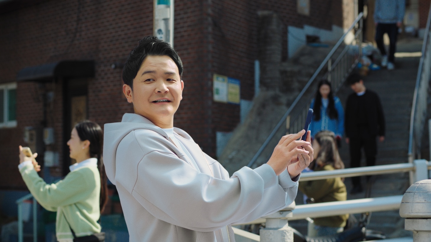レイクの新テレビCM「韓国」編より。