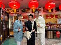 津田チーム。左から高島礼子、ダイアン津田、西岡剛。(c)テレビ東京