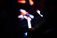 グッズとして販売されたタバコ型ペンライト。