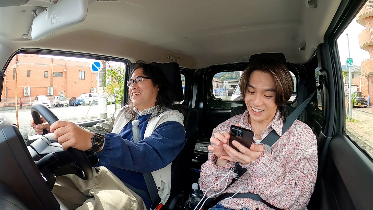 ロッチ中岡と松田元太。(c)フジテレビ