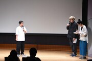 「今月のお笑いネタライブ!!～審査員は井口だけ～」のオープニングの様子。