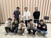 前列左から蓮見翔、中島百依子、忽那文香、ミキ亜生、ミキ昴生。うしろは東京03。