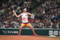 投球するサンシャイン池崎。(c)SEIBU Lions