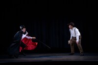 サルゴリラ単独ライブ「カレー＆ラーメン2」の様子。（写真提供：吉本興業）