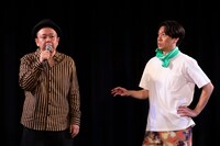 サルゴリラ単独ライブ「カレー＆ラーメン2」の様子。（写真提供：吉本興業）