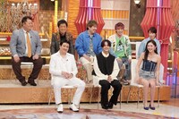 スタジオ出演者たち。(c)フジテレビ
