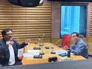 キャイ～ン天野（左）と、萩本欽一。