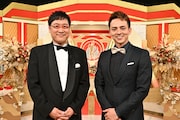 南海キャンディーズ山里と満島真之介。(c)TBS
