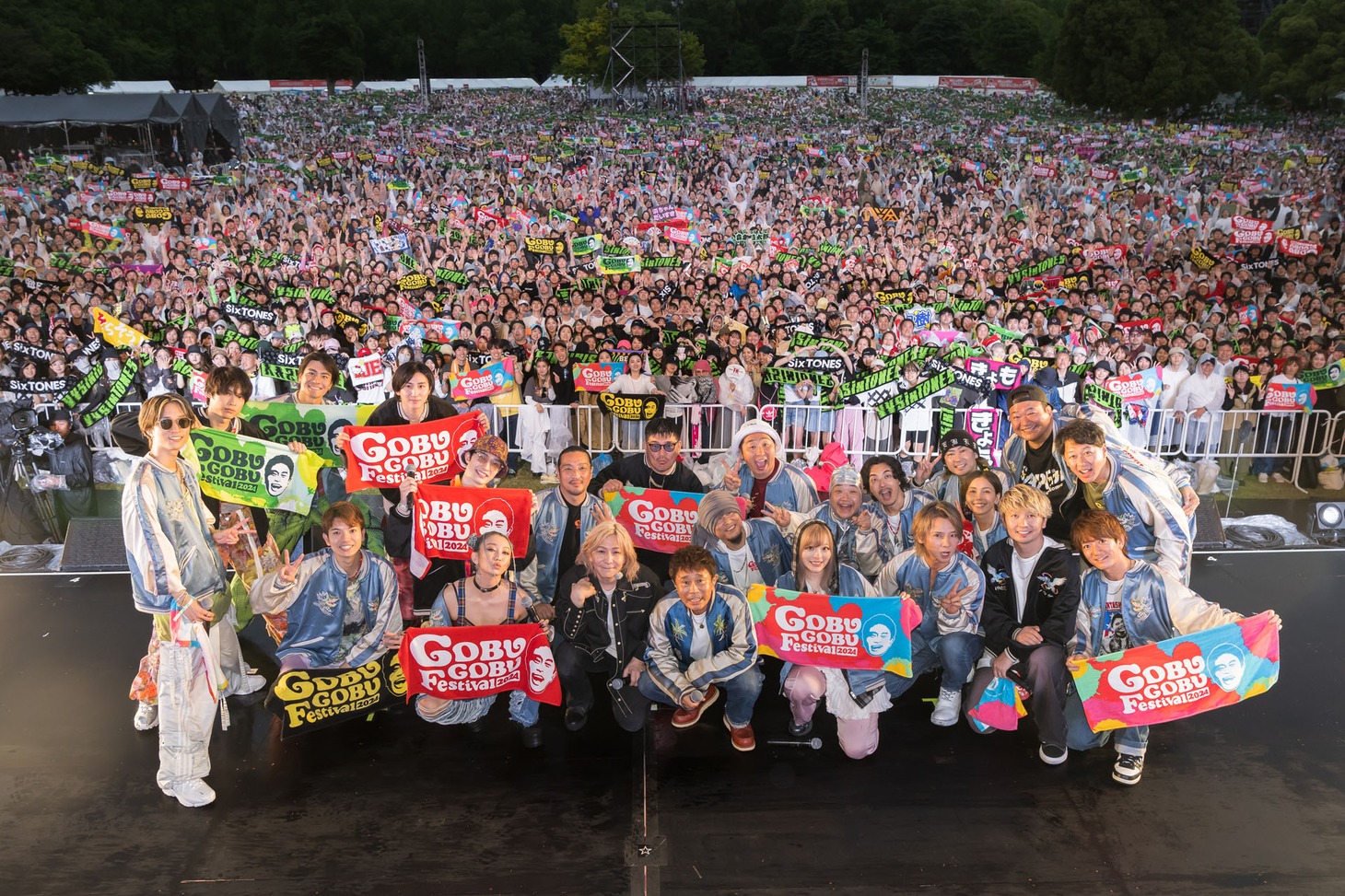 2日目の出演者、来場者との記念写真。（撮影：Purosangue/Yoshimura）
