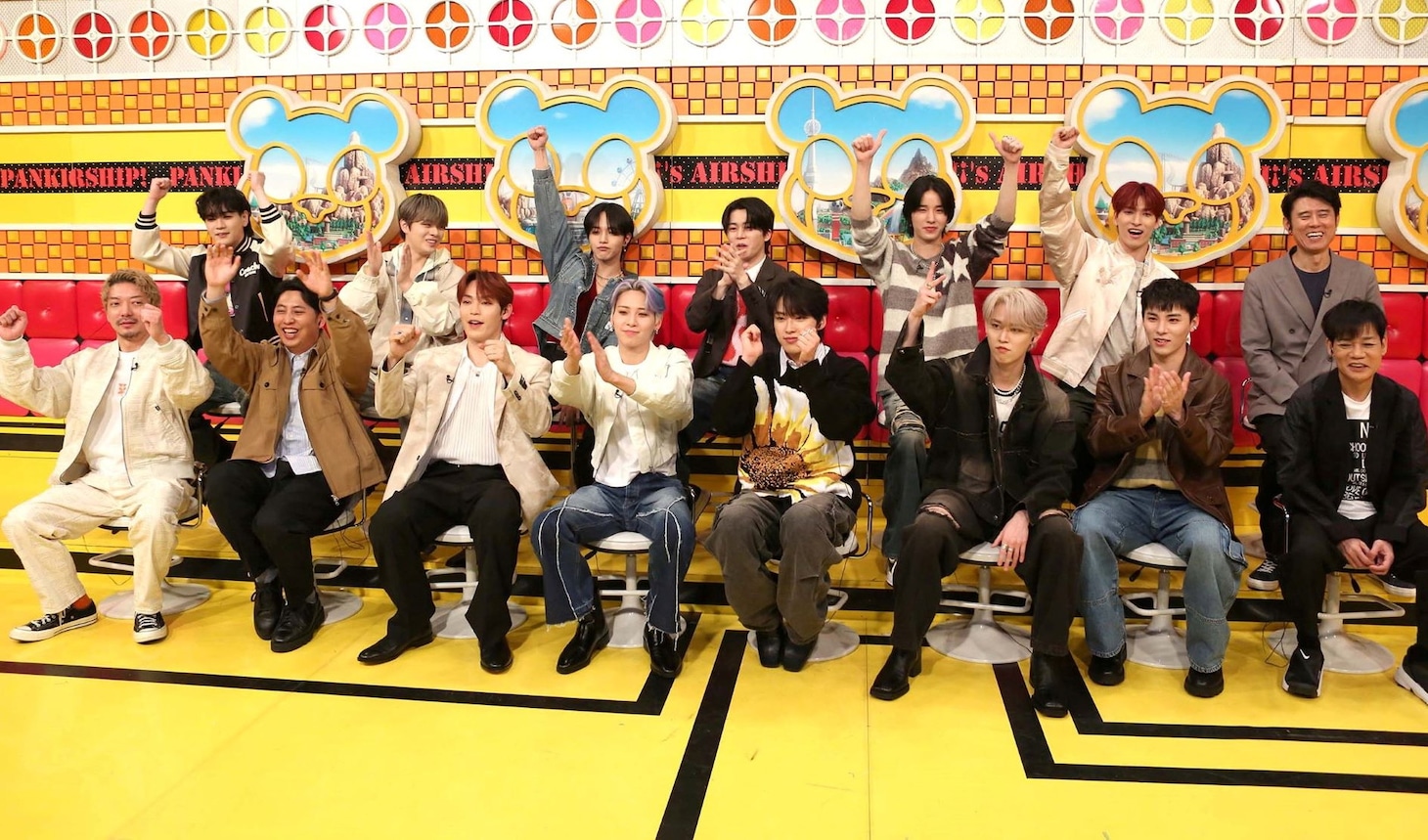 「ネプリーグ」に出演するニューヨーク（前列左端）ら。(c)フジテレビ