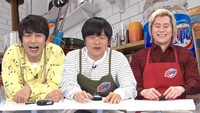 左から、中丸雄一、バカリズム、メイプル超合金カズレーザー。(c)テレビ朝日