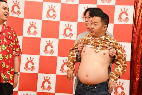 ロングコートダディ兎の裸に対抗するザ・マミィ酒井。