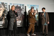 左から竹内力、サルゴリラ。