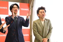 シゲカズですプロデュースによる記者会見の様子。