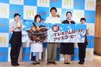 千原ジュニア（中央）