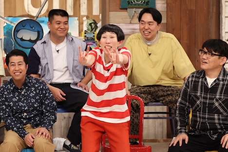 前列左から、ウエストランド井口、牧野ステテコ、ずん飯尾と、後列のジェラードン。(c)フジテレビ