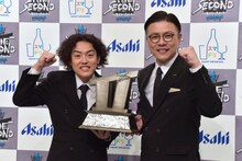 「THE SECOND～漫才トーナメント～2024」で優勝したガクテンソク。