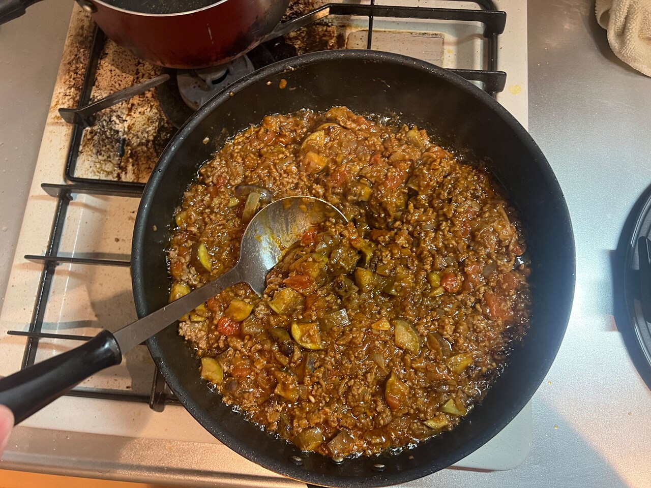 混ぜて、煮込む。