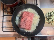 ひき肉を加えて炒める。