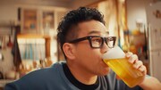 「サッポロ生ビール ナナマル」新CM「たべてマル。のんでマル。」編より。