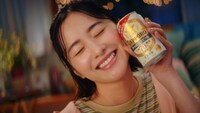 「サッポロ生ビール ナナマル」新CM「たべてマル。のんでマル。」編より。