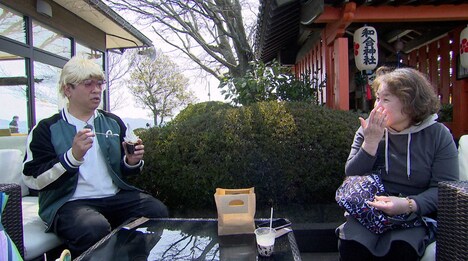 兼光タカシ（左）の相席旅のワンシーン。(c)ABCテレビ