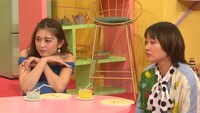 左から、ゆうちゃみ、吉住。(c)テレビ朝日