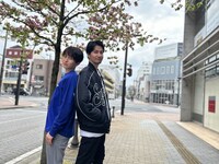 左から、石山順征、JOY。(c)RSK