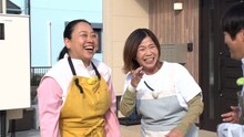左から、いとうあさこ、大久保佳代子。(c)テレビ朝日