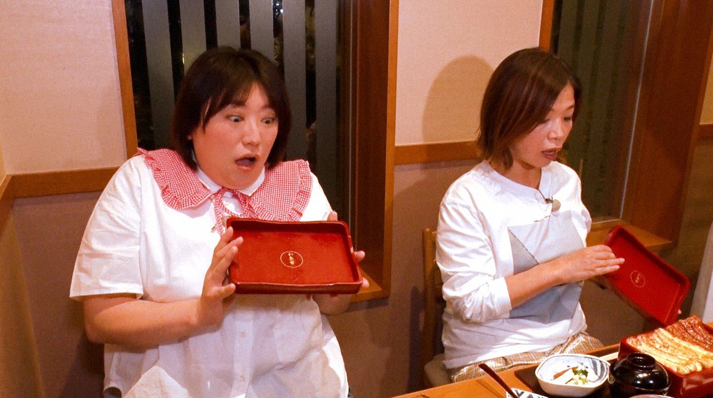 左から、森三中・黒沢、大久保佳代子。(c)テレビ朝日