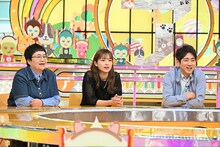 左から、ハリセンボン春菜、川口春奈、小泉孝太郎。(c)TBS