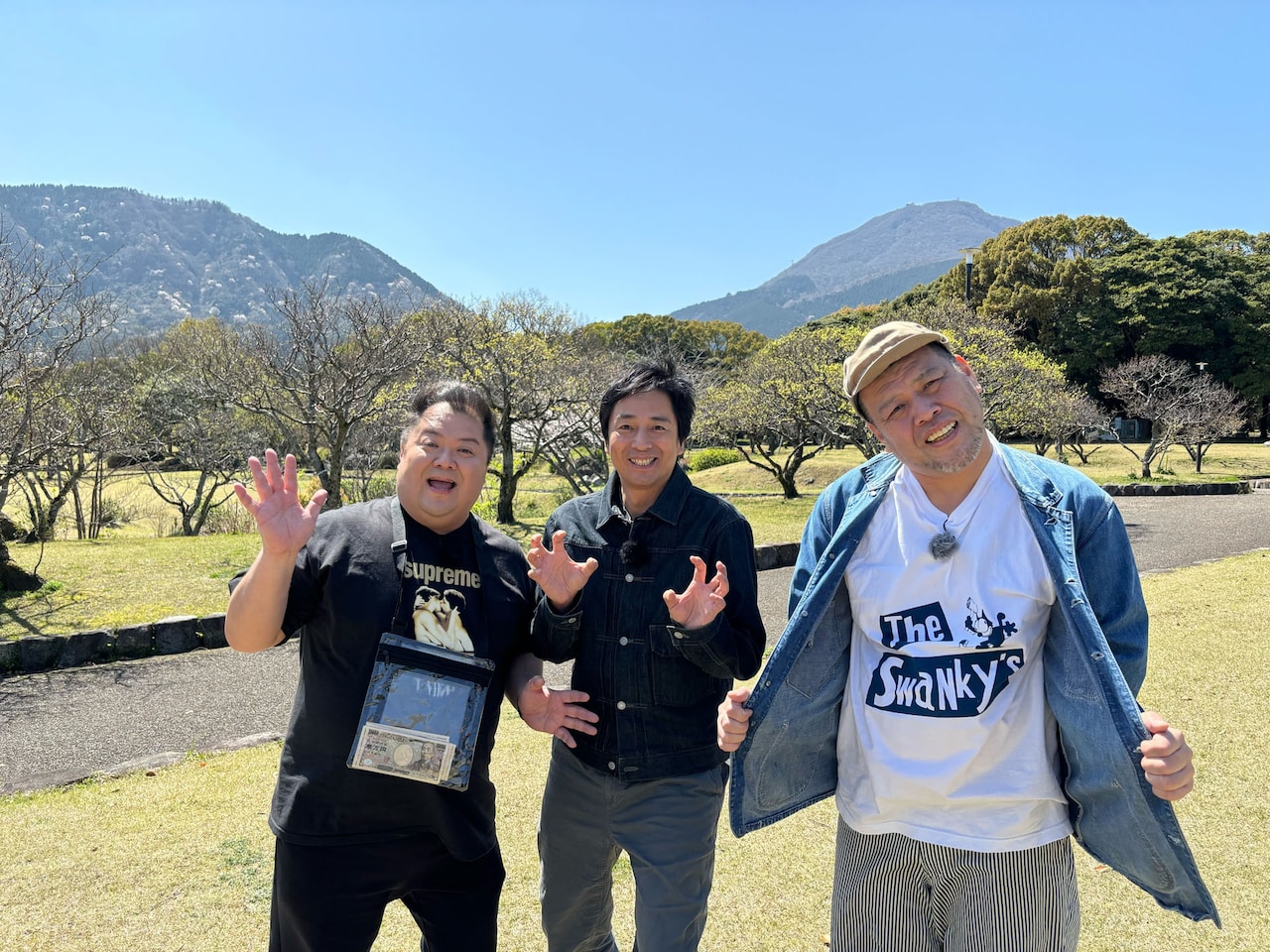 「こすとくっきー！仲良し同期の別府プライベート旅」に出演する（左から）ブラックマヨネーズ小杉、チュートリアル徳井、野性爆弾くっきー！。