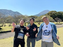 「こすとくっきー！仲良し同期の別府プライベート旅」に出演する（左から）ブラックマヨネーズ小杉、チュートリアル徳井、野性爆弾くっきー！。