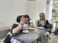 えなこ（右）とダイアン。(c)ABCテレビ