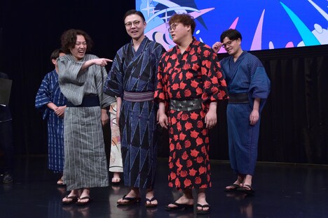 マユリカ中谷の浴衣がいじられるワンシーン。