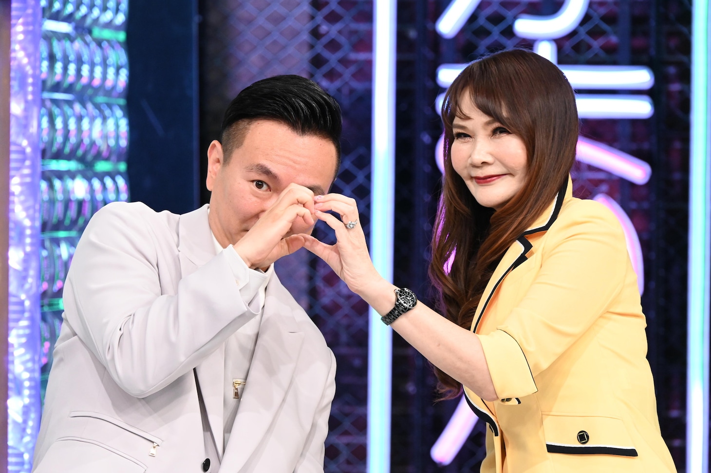 左からかまいたち山内、植草美幸氏。(c)日本テレビ