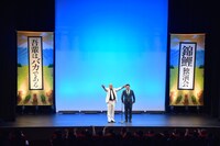 錦鯉独演会「吾輩はバカである」の様子。