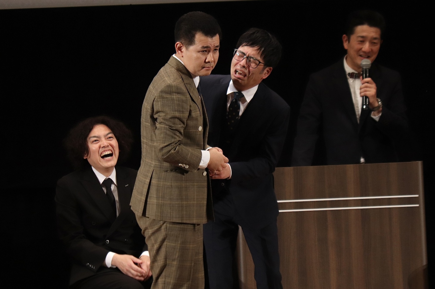 ファンからのリクエストに応えるザ・パンチ。