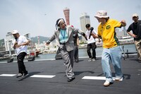 ブレイキンに参加するゆりやんレトリィバァ。(c)Jason Halayko／Red Bull Flight Day