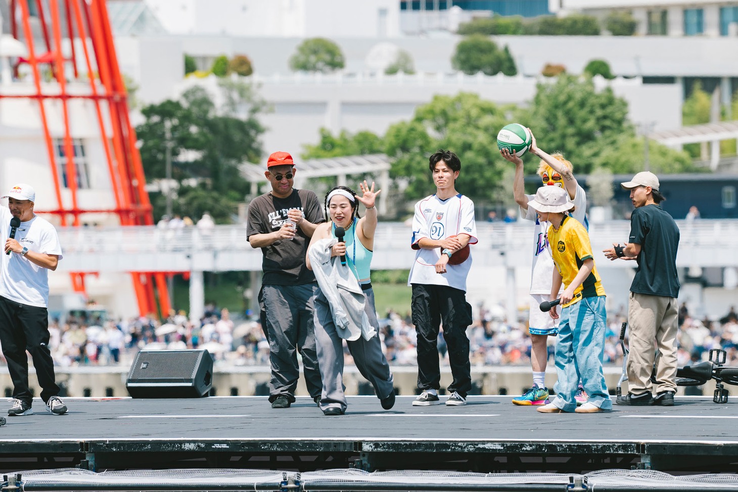 ブレイキンに参加するゆりやんレトリィバァ。(c)Suguru Saito／Red Bull Flight Day