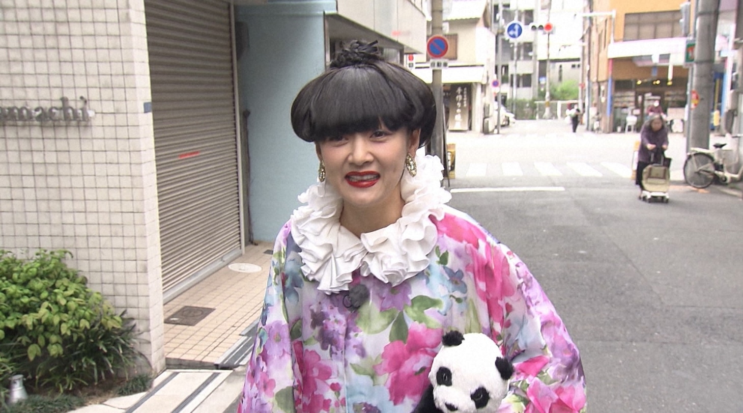 “最近の黒柳徹子”をモノマネする、みかん。(c)ABCテレビ